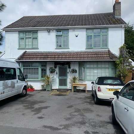 Barrs Court Beds Bed & Breakfast Warmley ภายนอก รูปภาพ